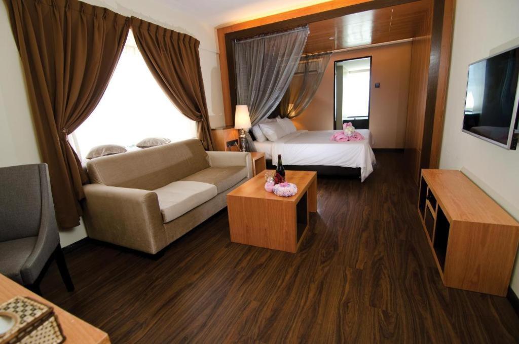 C'Haya Hotel Кота Кинабалу Екстериор снимка